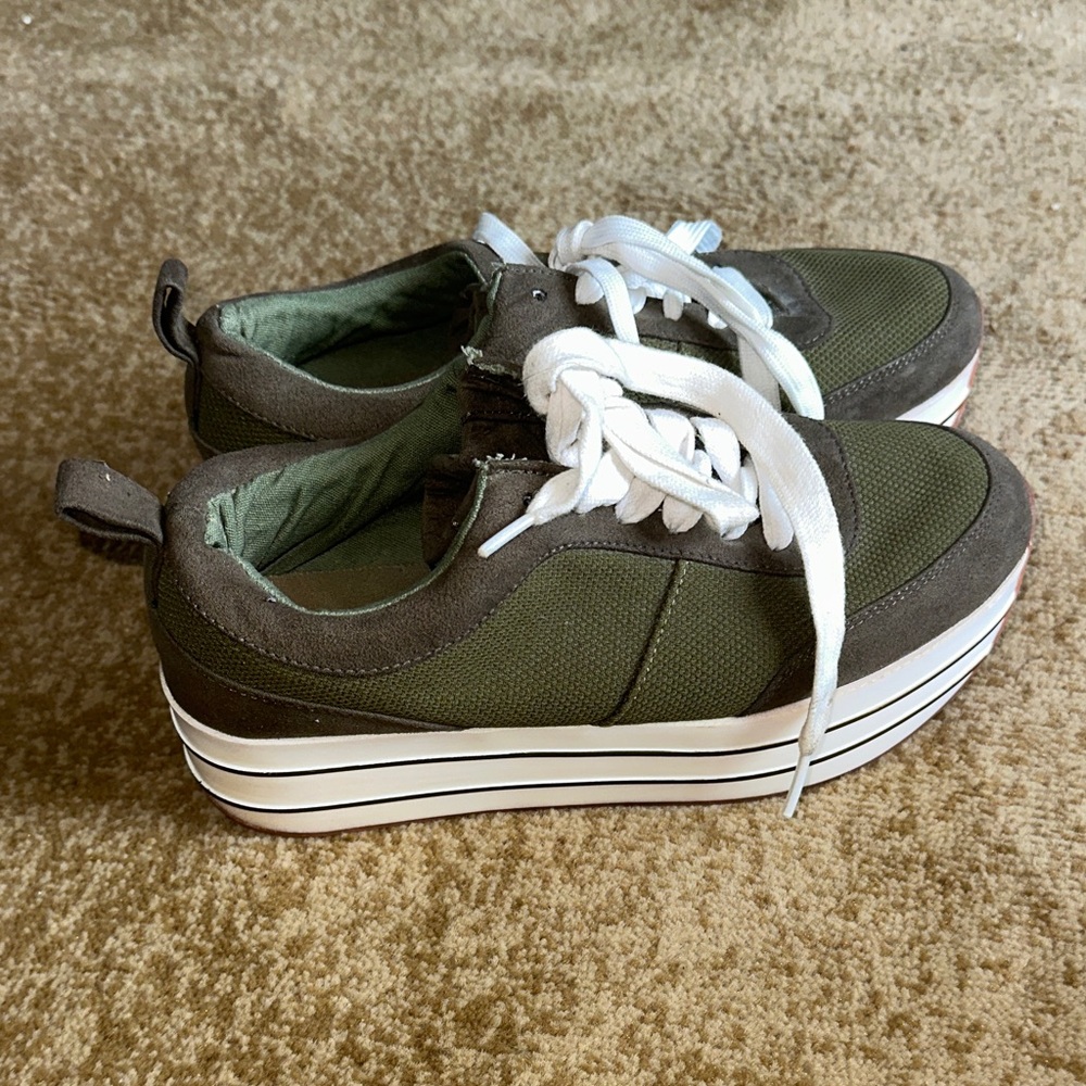 ZARA Basic collection Green and White Platform Sn… - image 1